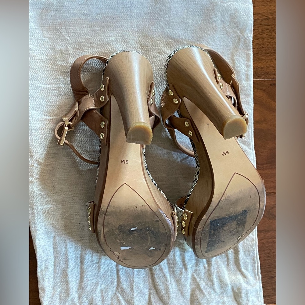 Sandals - Picture 2 of 4